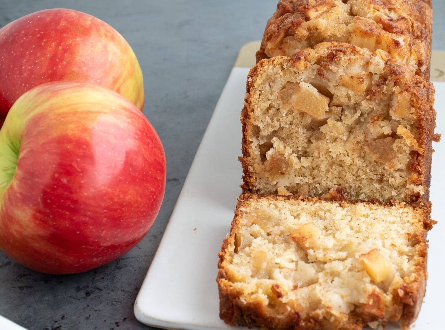 Jewish Apple Cake Recipe | Sliced with apples Jewish Apple Cake Recipe | Sliced with apples