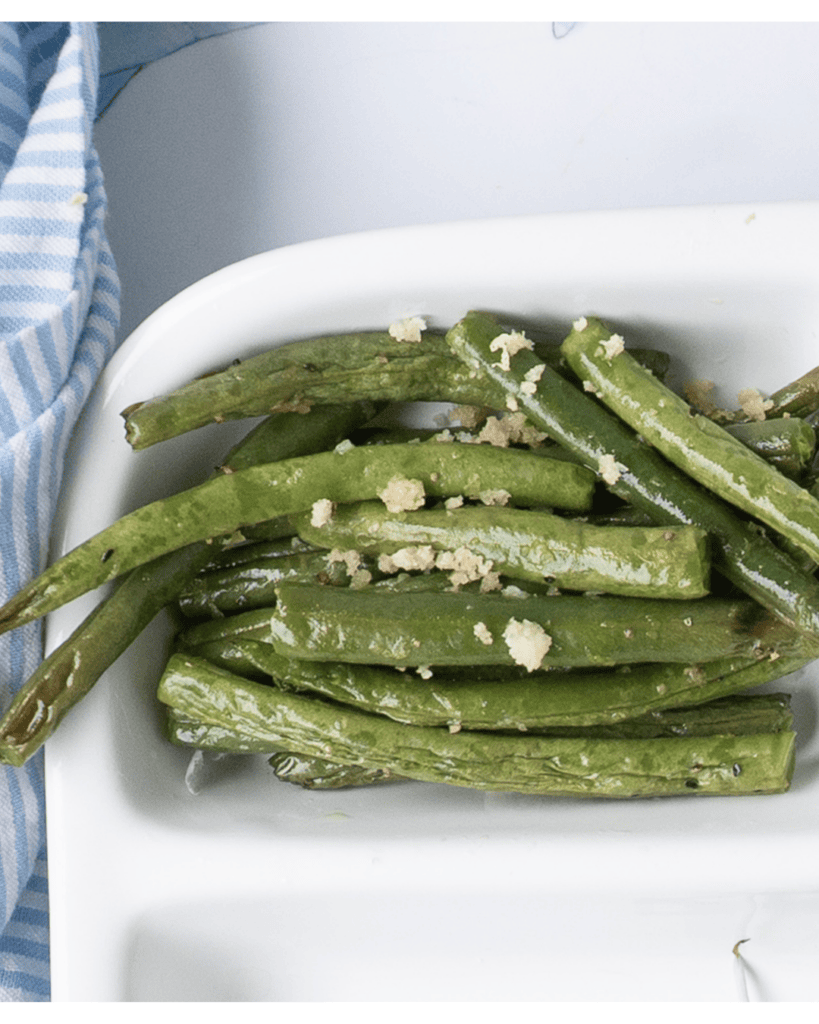 Green Beans close-up with sprinkled panko crumbs on top.