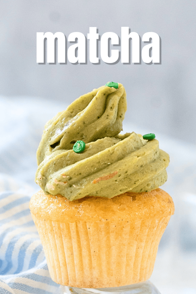 Vanilla mini cupcake with matcha flavored ermine frosting 